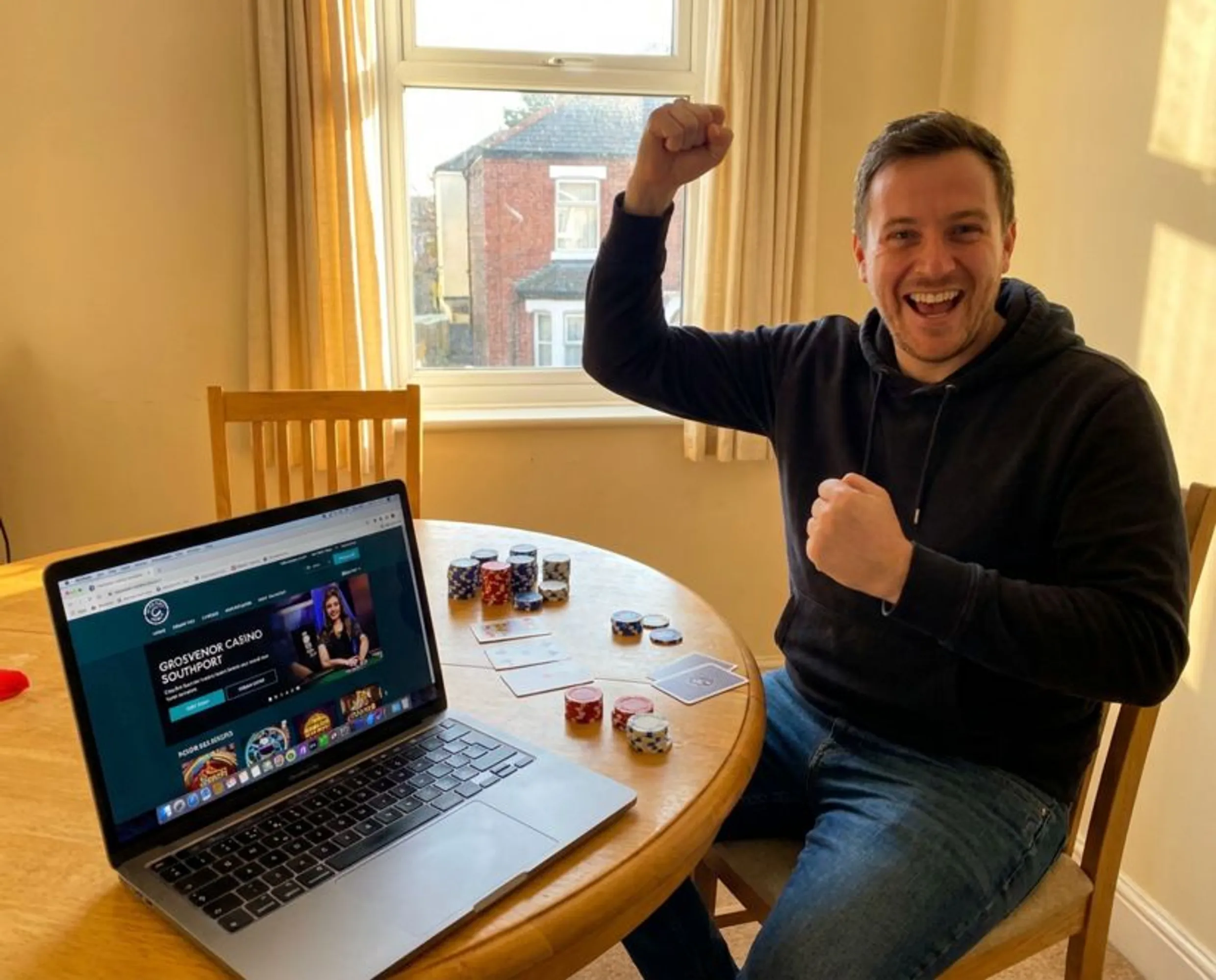 Poker spelen en winnen online — Grosvenor Casino Southport